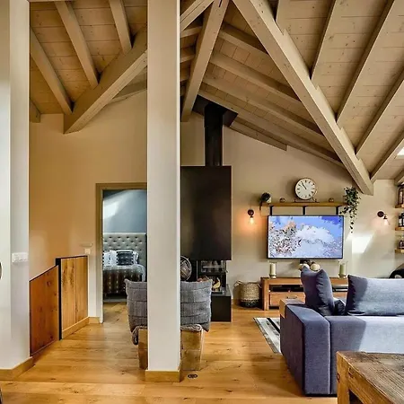 Hausobert Alpine Getaway With Stunning Views アパート *